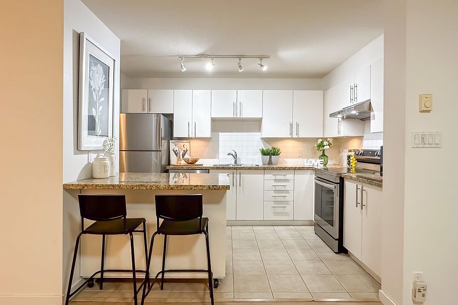 305 2088 Madison Avenue Burnaby, BC - 9