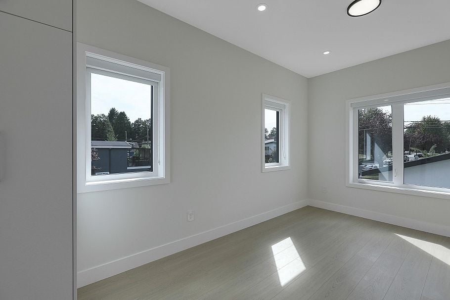 2 3695 E 26 Avenue Vancouver, BC - 21