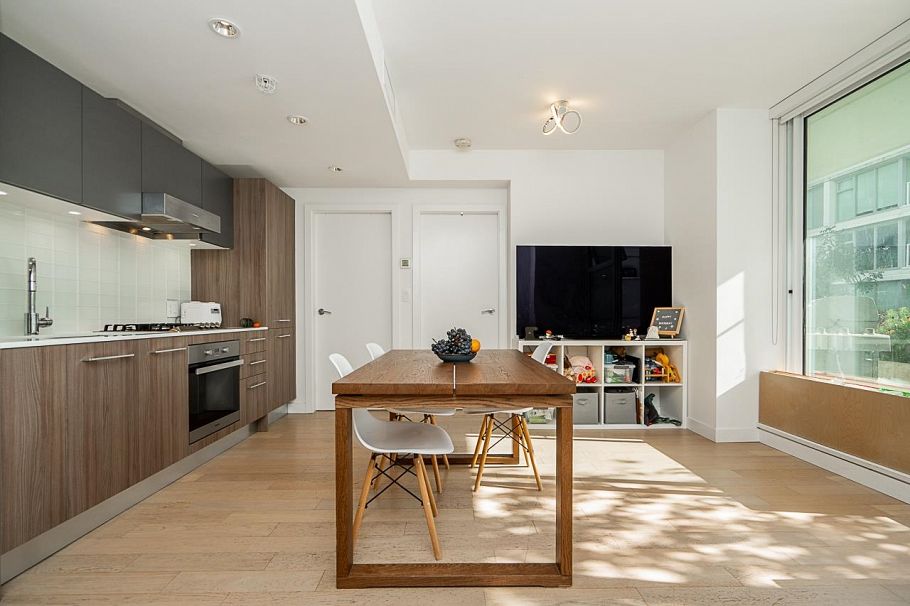 301 4638 Gladstone Street Vancouver, BC - 8