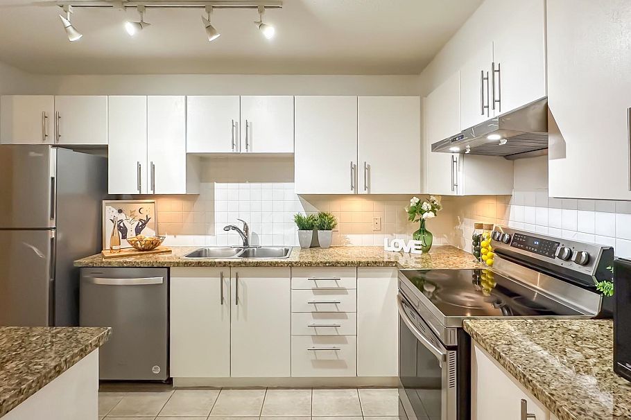 305 2088 Madison Avenue Burnaby, BC - 10