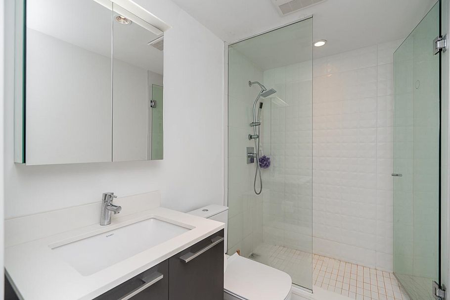 301 4638 Gladstone Street Vancouver, BC - 15