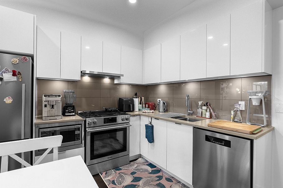 405 2666 Duke Street Vancouver, BC - 25