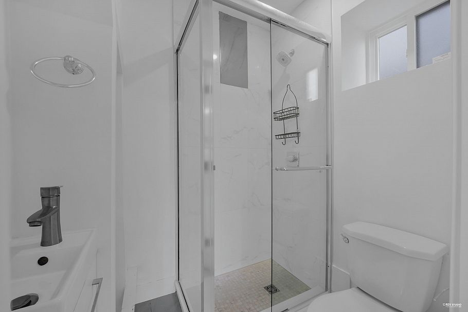 5140 Slocan Street Vancouver, BC - 16