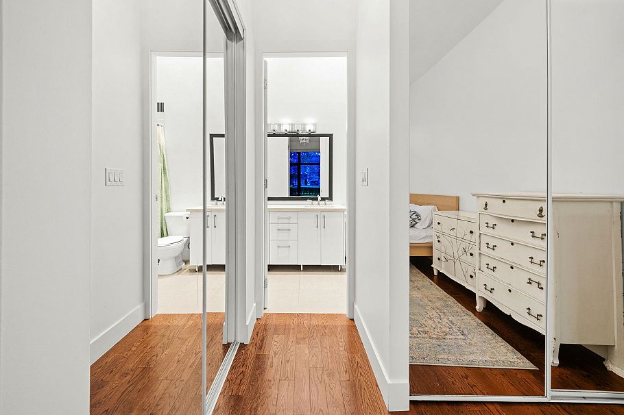 TH23 2345 Madison Avenue Burnaby, BC - 23