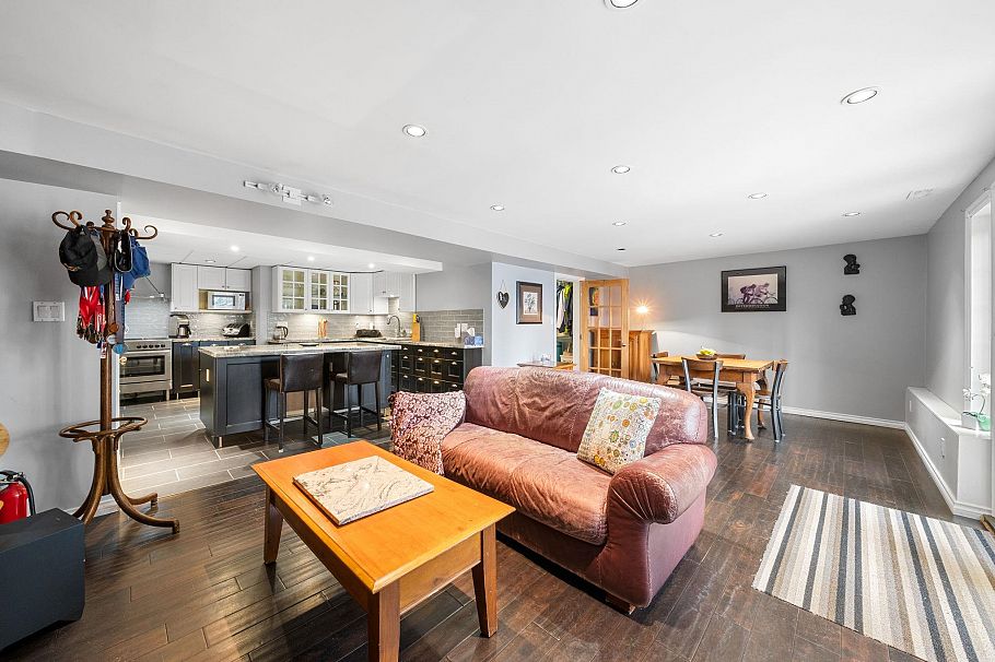 479 E 29th Street North Vancouver, BC - 22