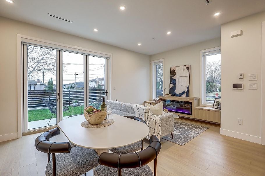 2 3695 E 26 Avenue Vancouver, BC - 5