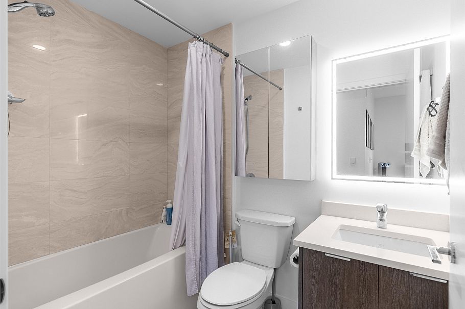 405 2666 Duke Street Vancouver, BC - 9