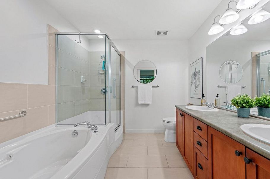 106 3125 Capilano Crescent North Vancouver, BC - 13