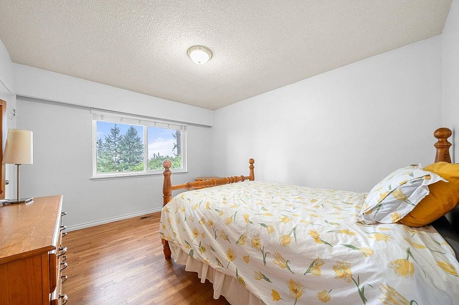 479 E 29th Street North Vancouver, BC - 16