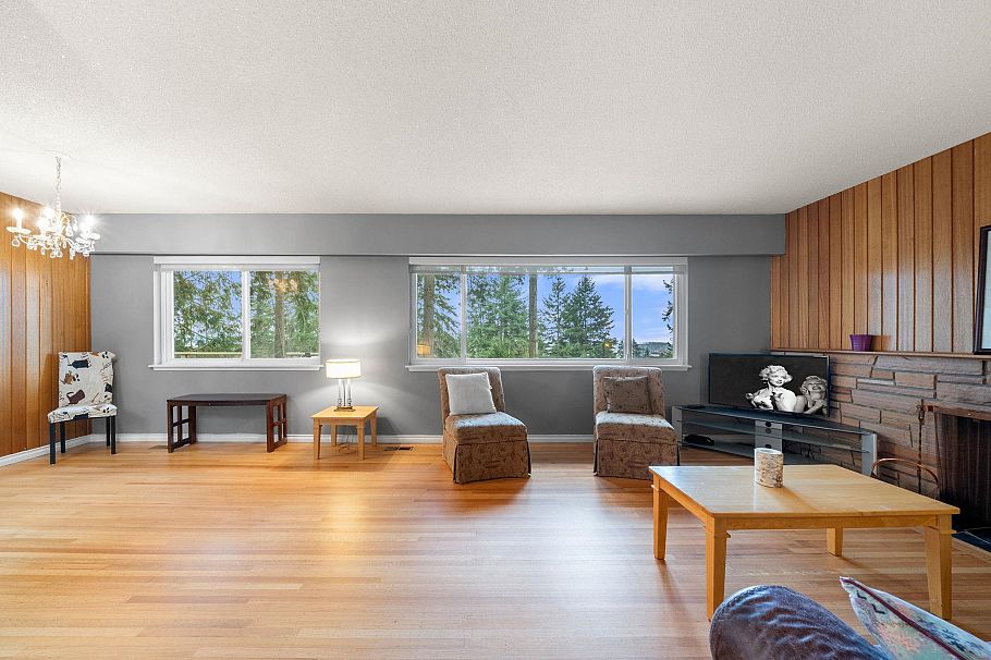 479 E 29th Street North Vancouver, BC - 1