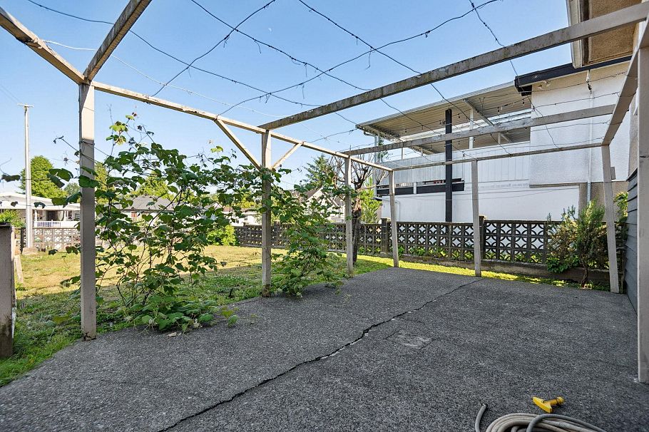 4262 Dumfries Street Vancouver, BC - 36