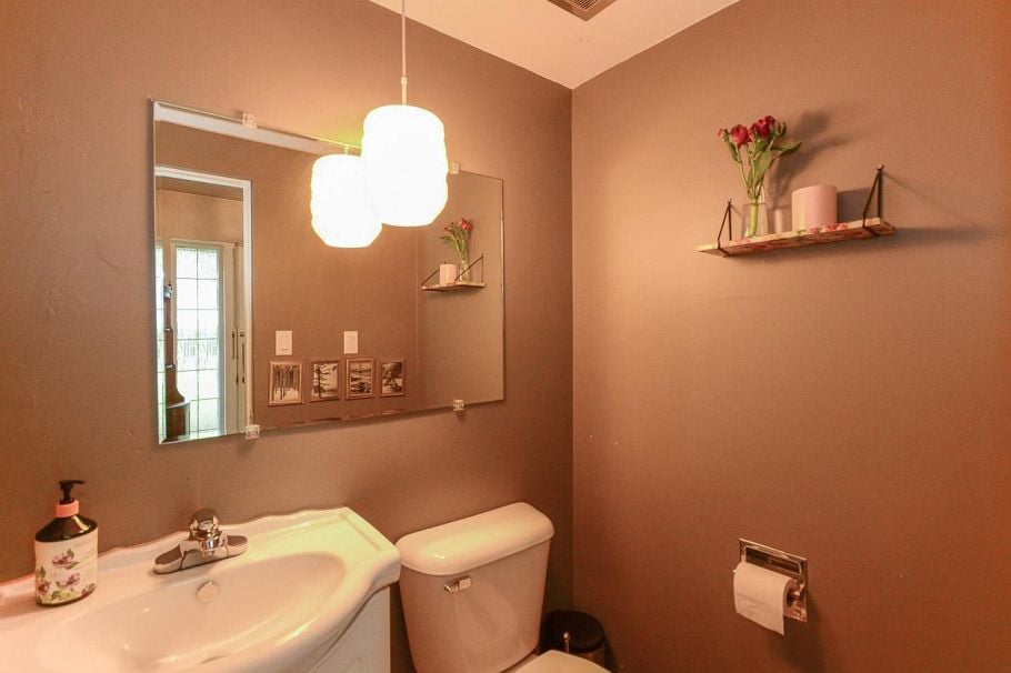 1733 Ross Road North Vancouver, BC - 20