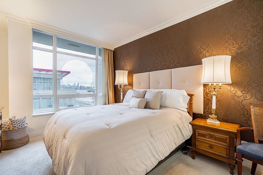 905 172 Victory Ship Way North Vancouver, BC - 10