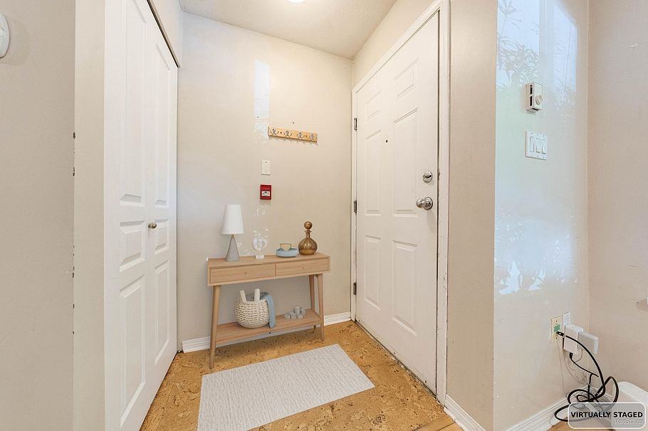 229 E 11th Avenue Vancouver, BC - 6