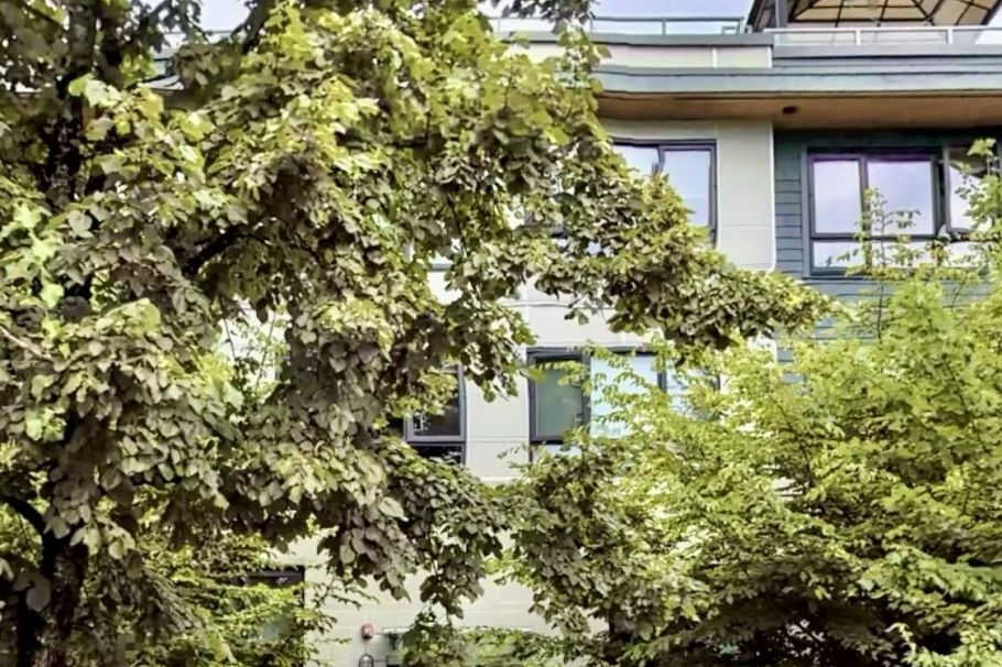 403 E 16th Avenue Vancouver, BC - 1