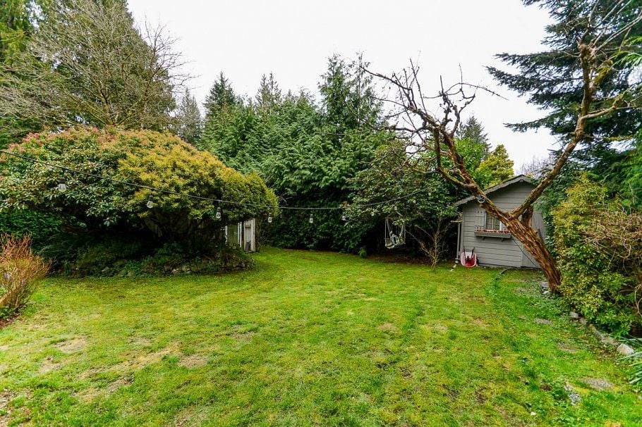 1733 Ross Road North Vancouver, BC - 26