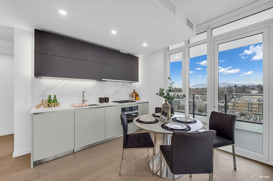 402 8415 Granville Street Vancouver, BC - 6