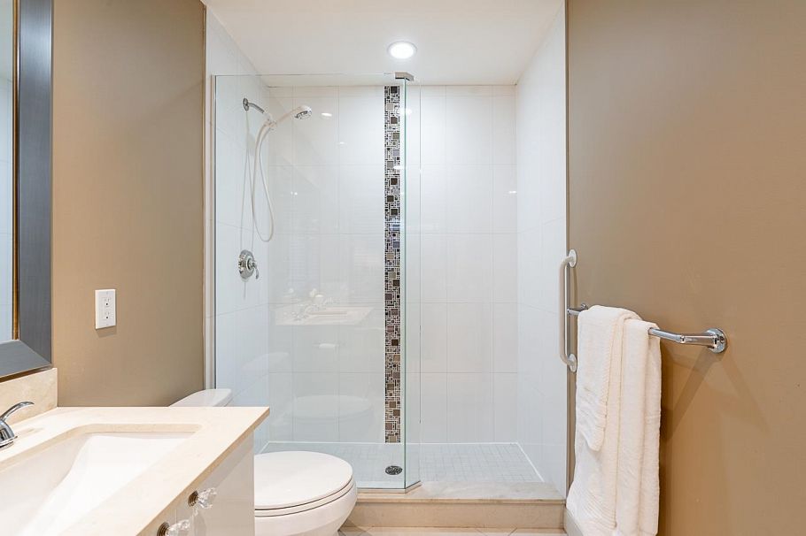 905 172 Victory Ship Way North Vancouver, BC - 13