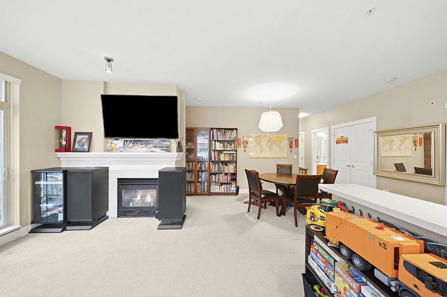 218 2083 W 33 Road Vancouver, BC - 4