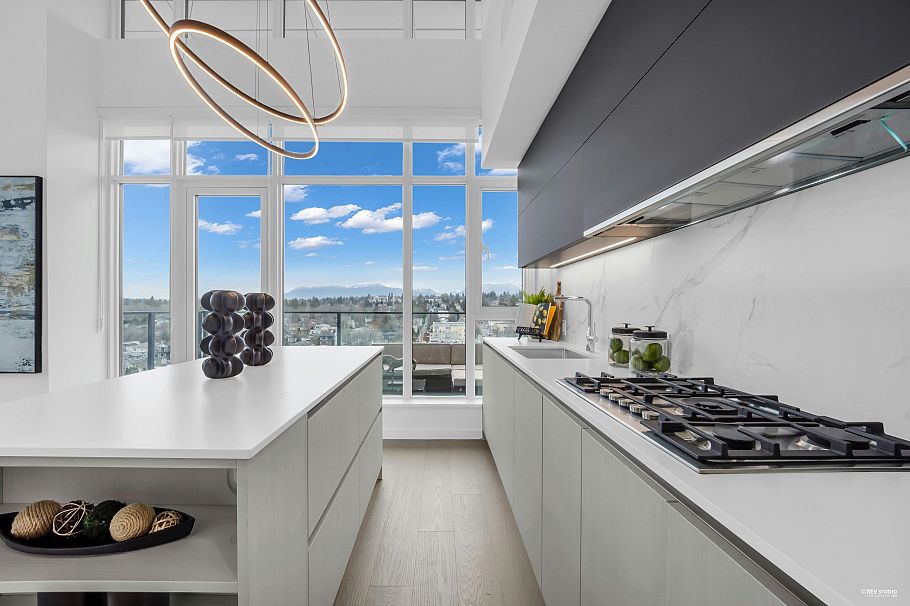 1001 8415 Granville Street Vancouver, BC - 13