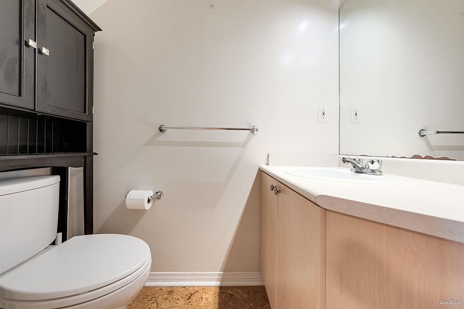 229 E 11th Avenue Vancouver, BC - 16