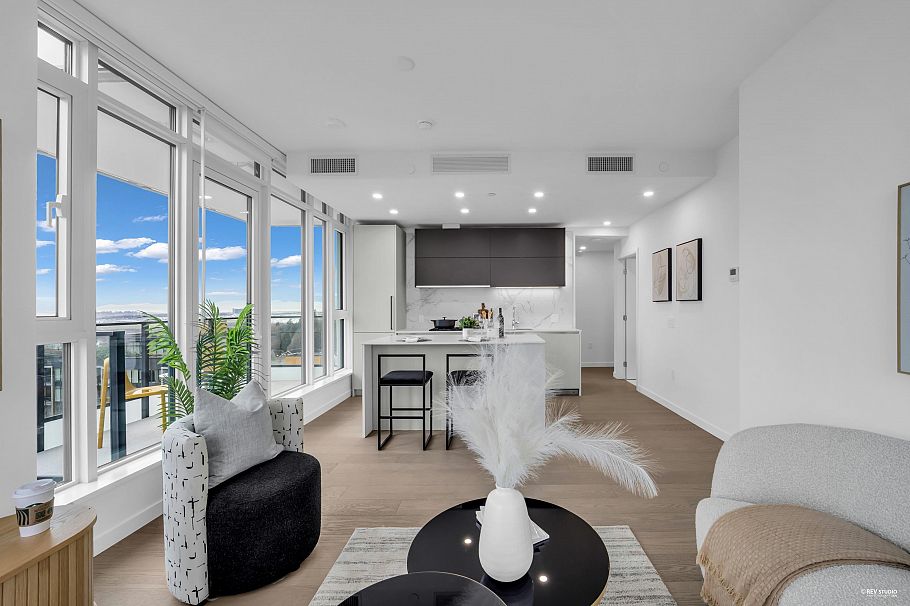 805 8415 Granville Street Vancouver, BC - 3