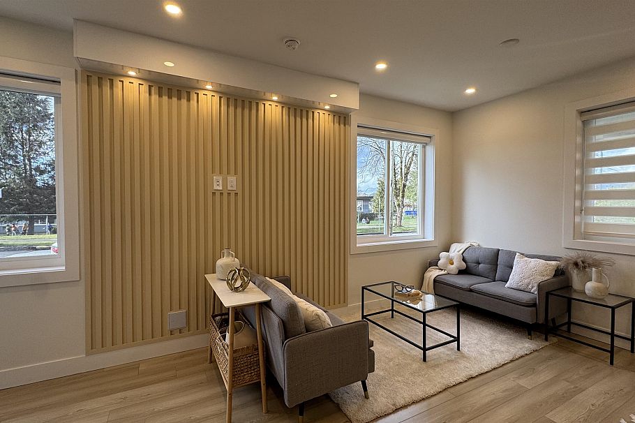 1 2703 E 3rd Avenue Vancouver, BC - 9