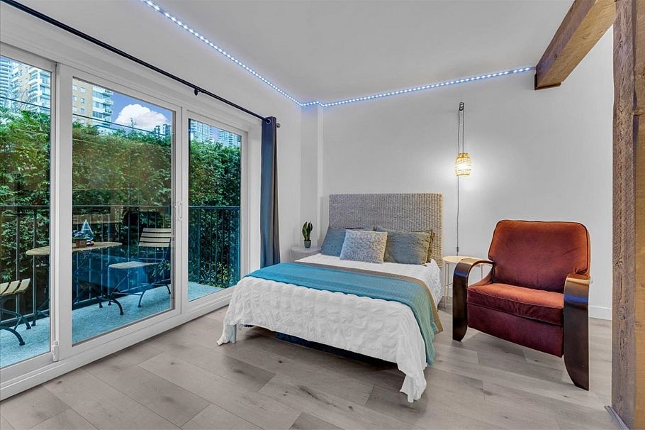 207 1655 Nelson Street Vancouver, BC - 2