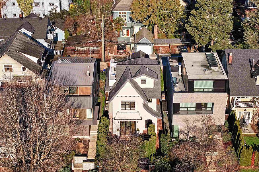 1973 Creelman Avenue Vancouver, BC - 1