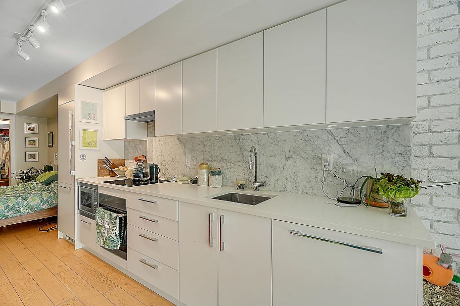 210 2508 Fraser Street Vancouver, BC - 8