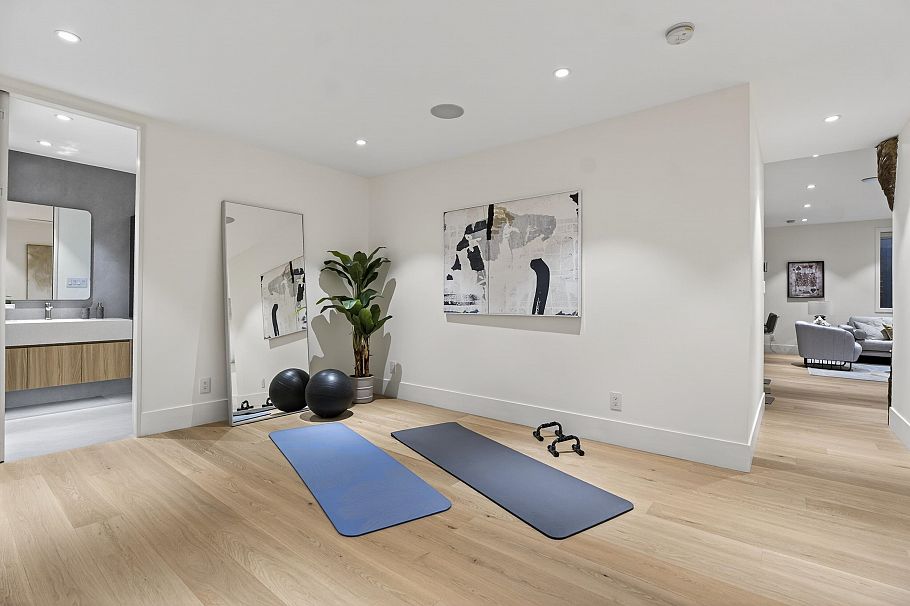 922 Wentworth Avenue North Vancouver, BC - 34