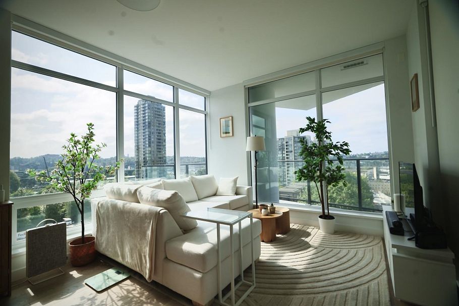 802 2181 Madison Avenue Burnaby, BC - 1