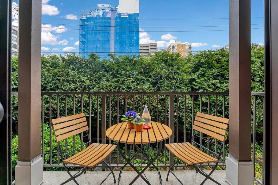 207 1655 Nelson Street Vancouver, BC - 3