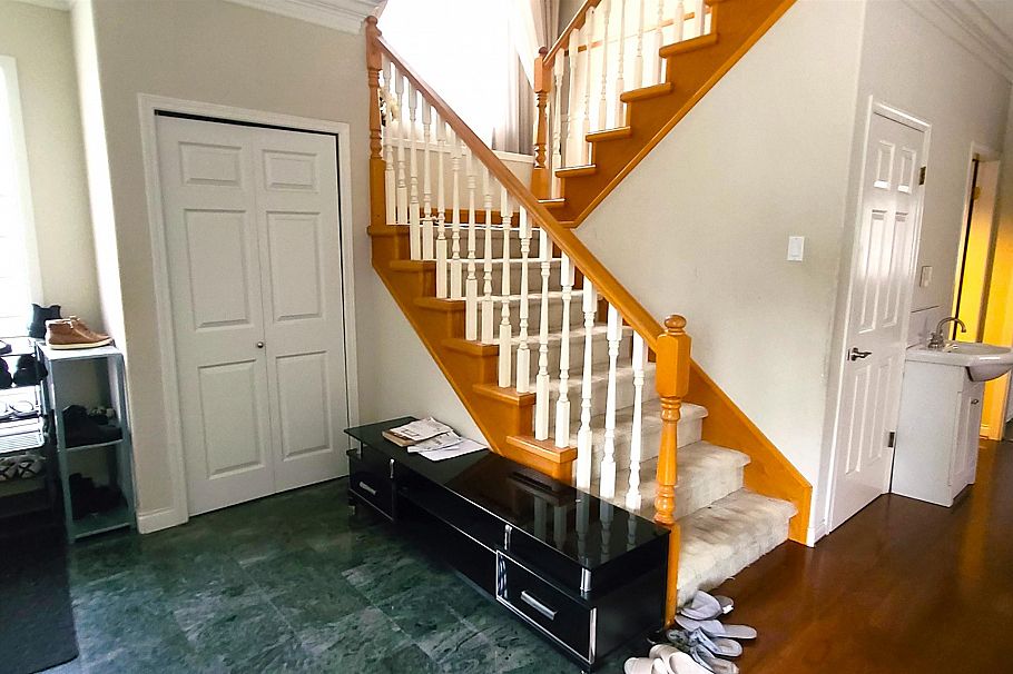 8038 Montcalm Street Vancouver, BC - 4