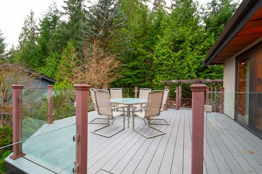 1605 Lockehaven Road North Vancouver, BC - 30