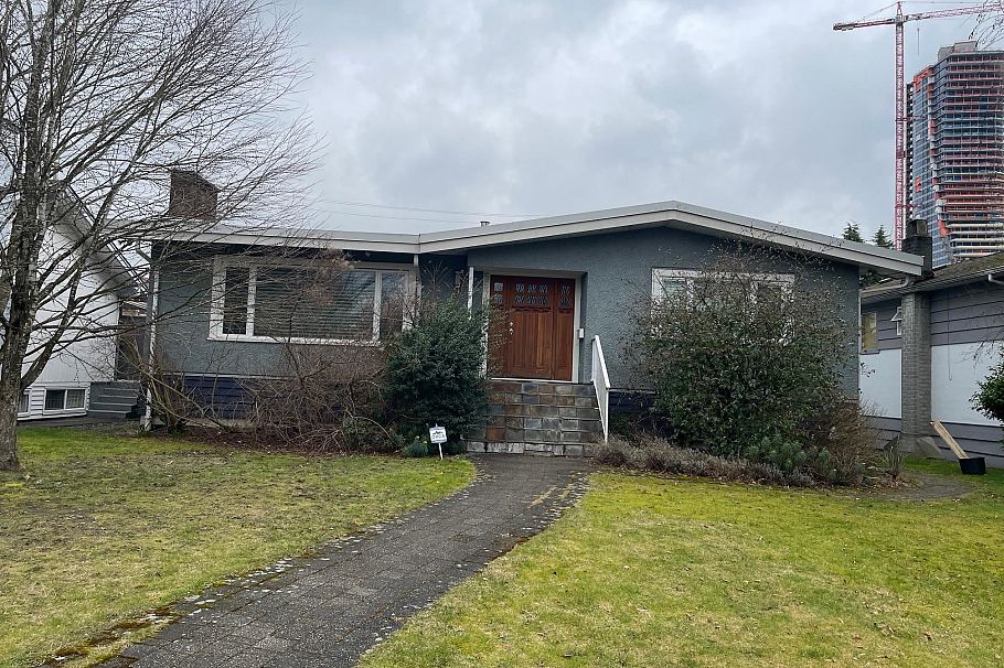 5570 Baillie Street Vancouver, BC - 1