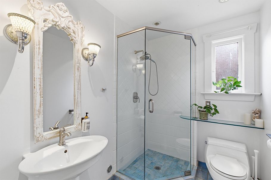 3044 Point Grey Road Vancouver, BC - 21