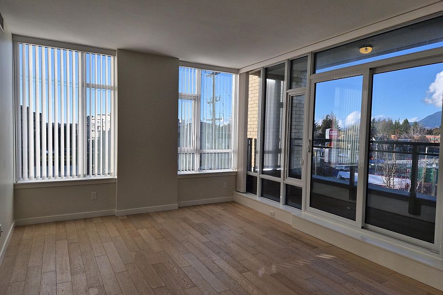 317 2033 W 10th Avenue Vancouver, BC - 1