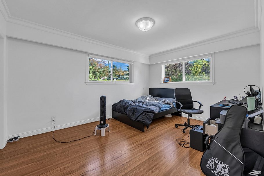 8025 Borden Street Vancouver, BC - 22