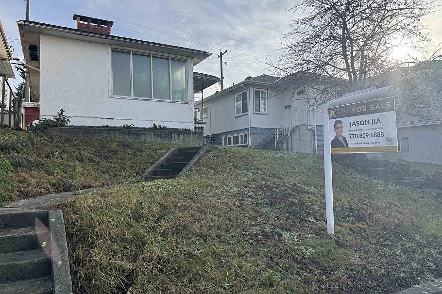 7654 Fraser Street Vancouver, BC - 1