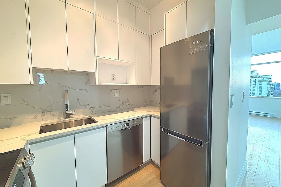 802 1150 Bute Street Vancouver, BC - 8