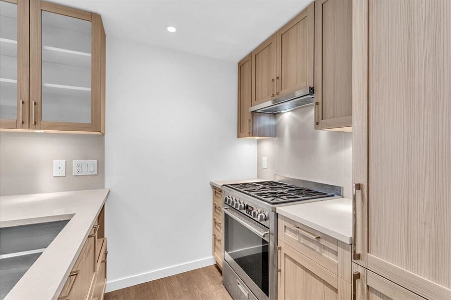 2502 5665 Boundary Road Vancouver, BC - 12