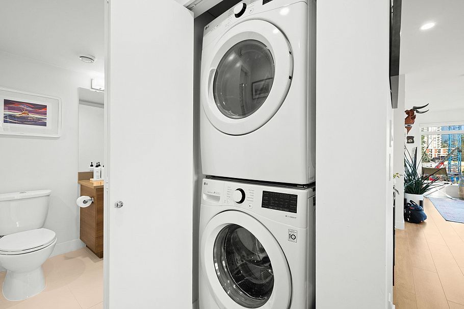 303 1519 Crown Street North Vancouver, BC - 20