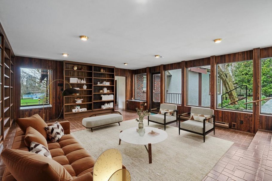 5584 Maple Street Vancouver, BC - 5