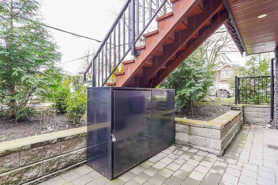 2488 E 34th Avenue Vancouver, BC - 30