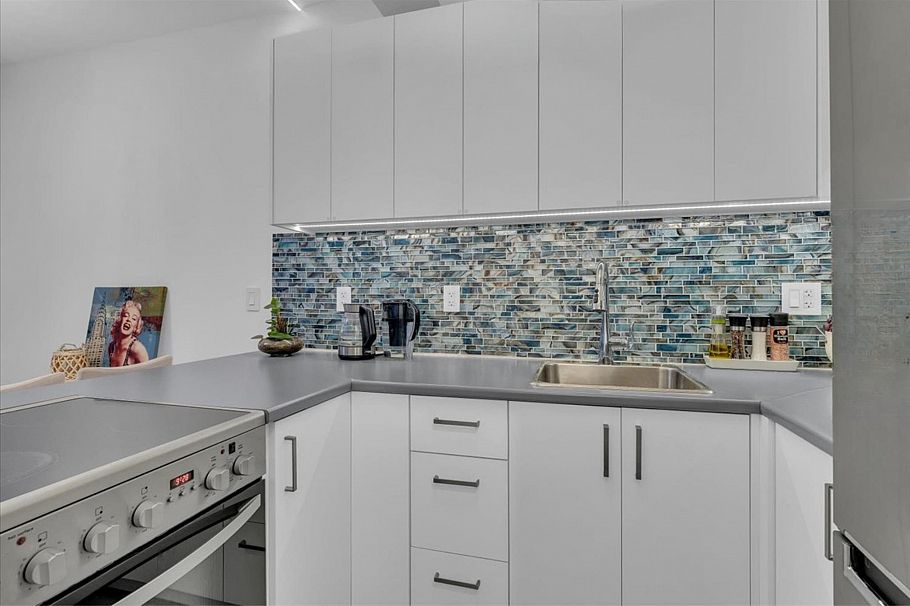 207 1655 Nelson Street Vancouver, BC - 14