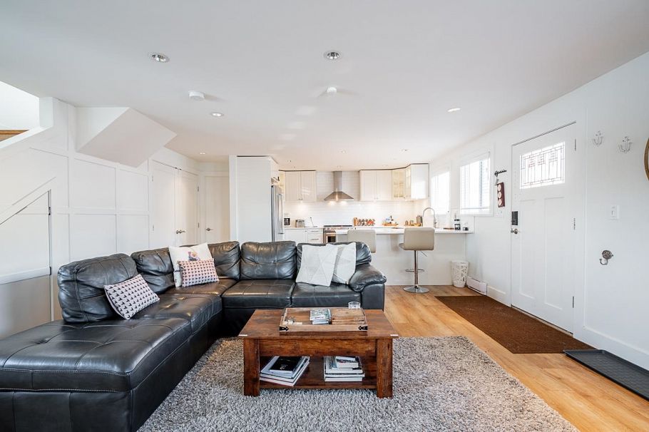 A015 415 Esplanade Avenue North Vancouver, BC - 13