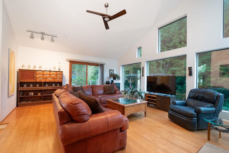1605 Lockehaven Road North Vancouver, BC - 10