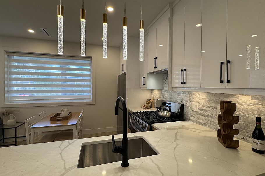 1 2703 E 3rd Avenue Vancouver, BC - 7