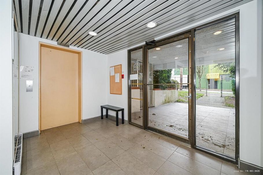 406 16 Lakewood Drive Vancouver, BC - 14